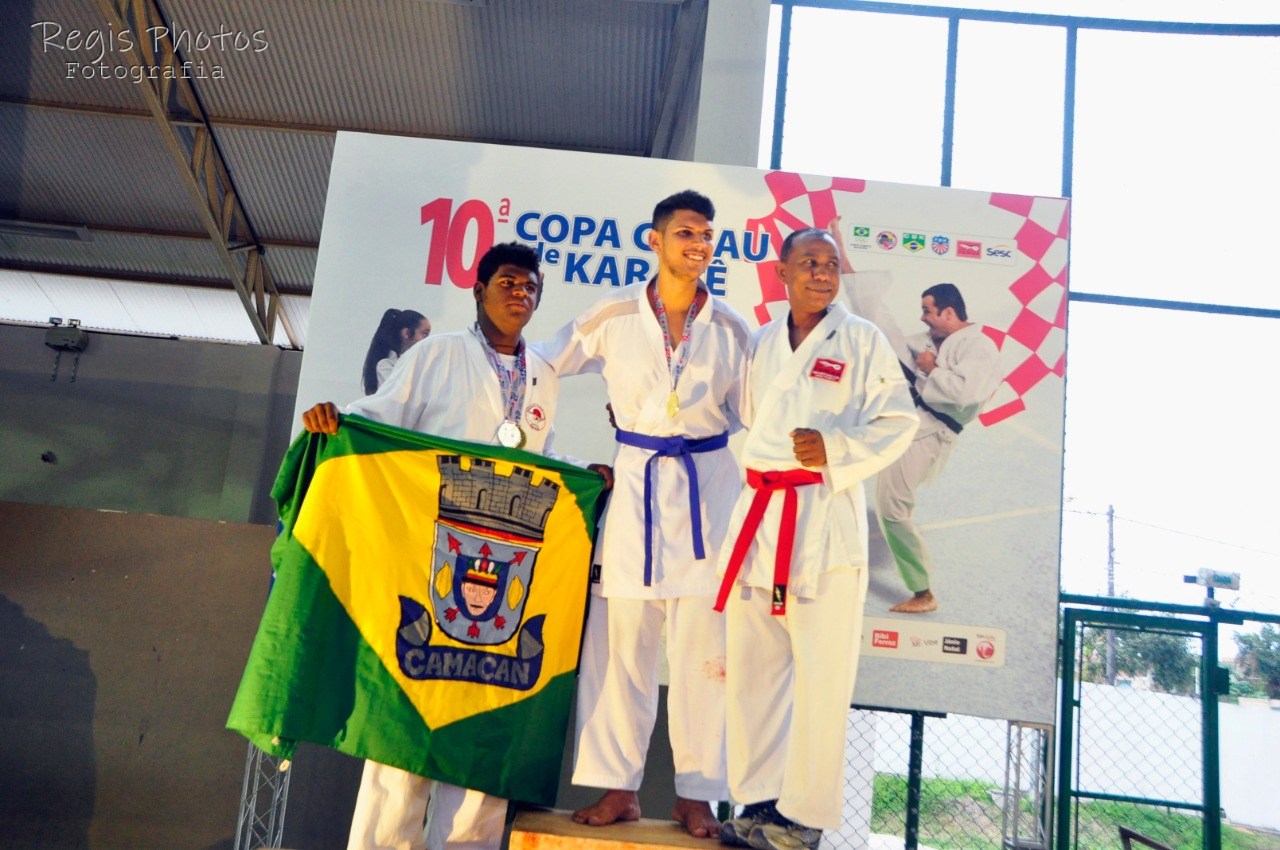 Camacã: Atletas conquistam medalhas na 10ª Copa Cacau de Karatê em Porto Seguro com apoio da Prefeitura